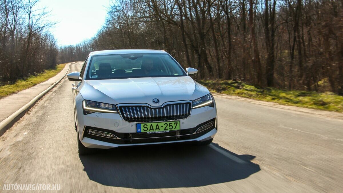 SKODA SUPERB