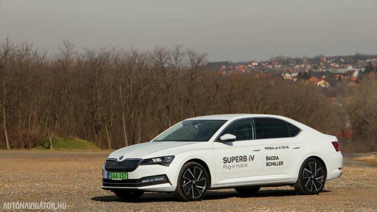 SKODA SUPERB
