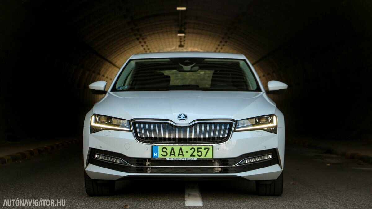SKODA SUPERB