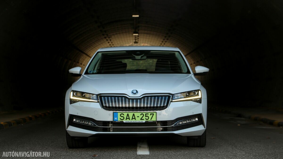 SKODA SUPERB
