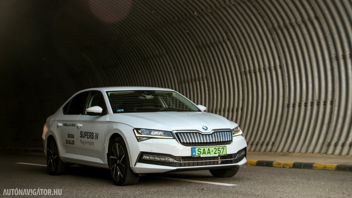 SKODA SUPERB