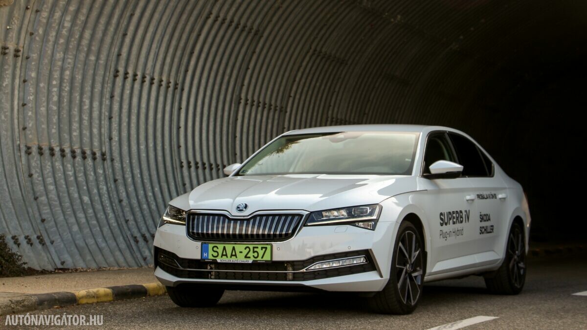 SKODA SUPERB