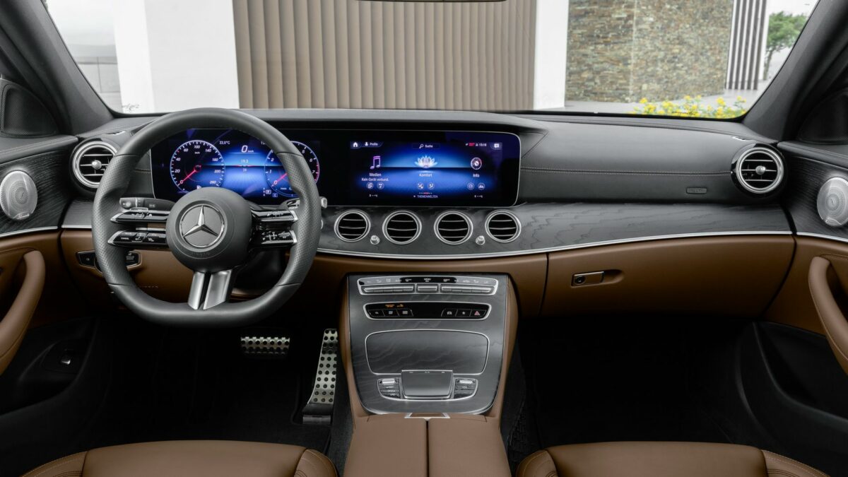 MERCEDES-BENZ