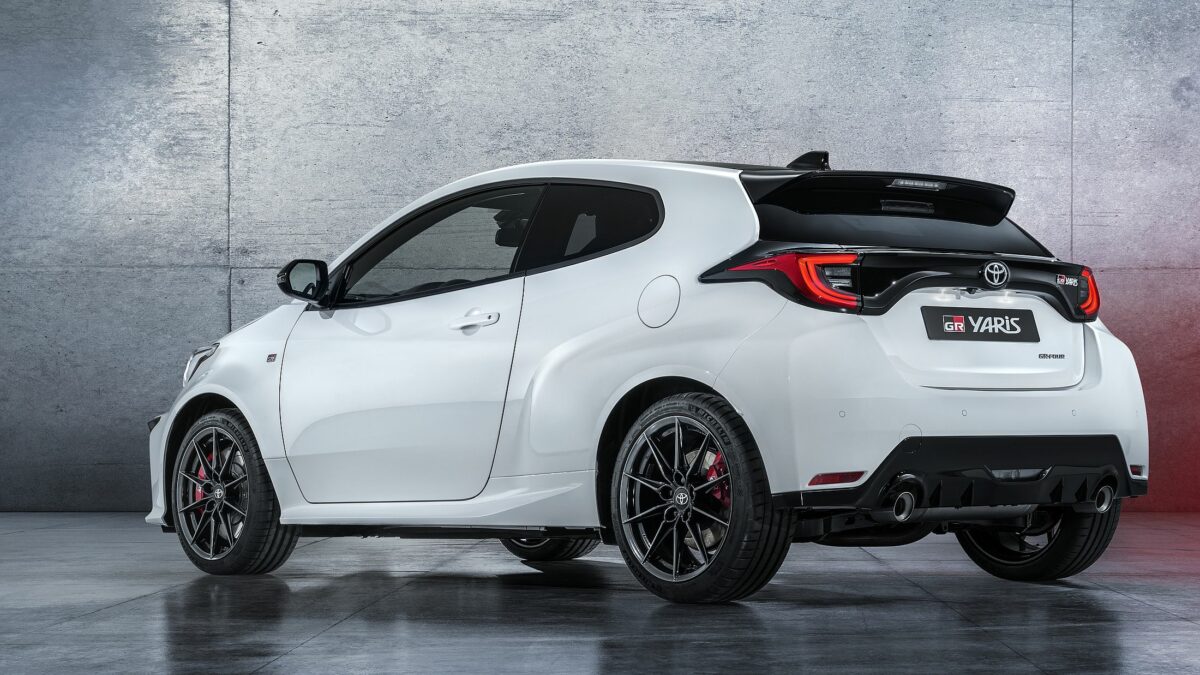 TOYOTA YARIS
