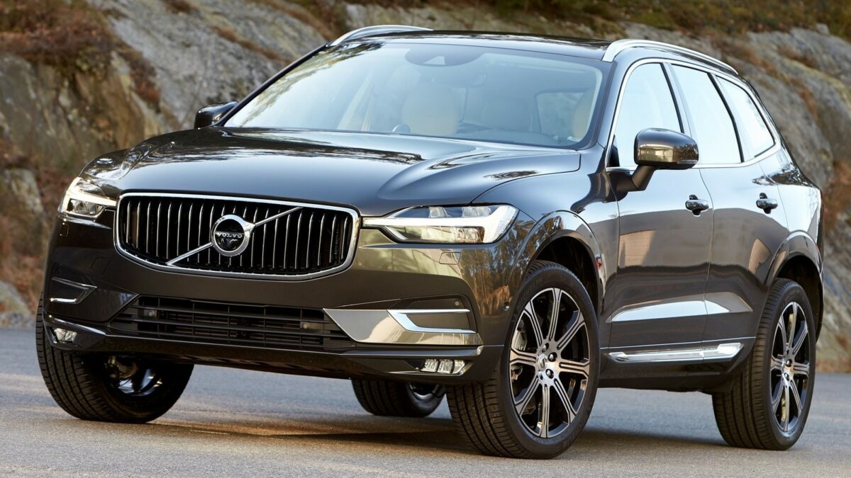 VOLVO XC40