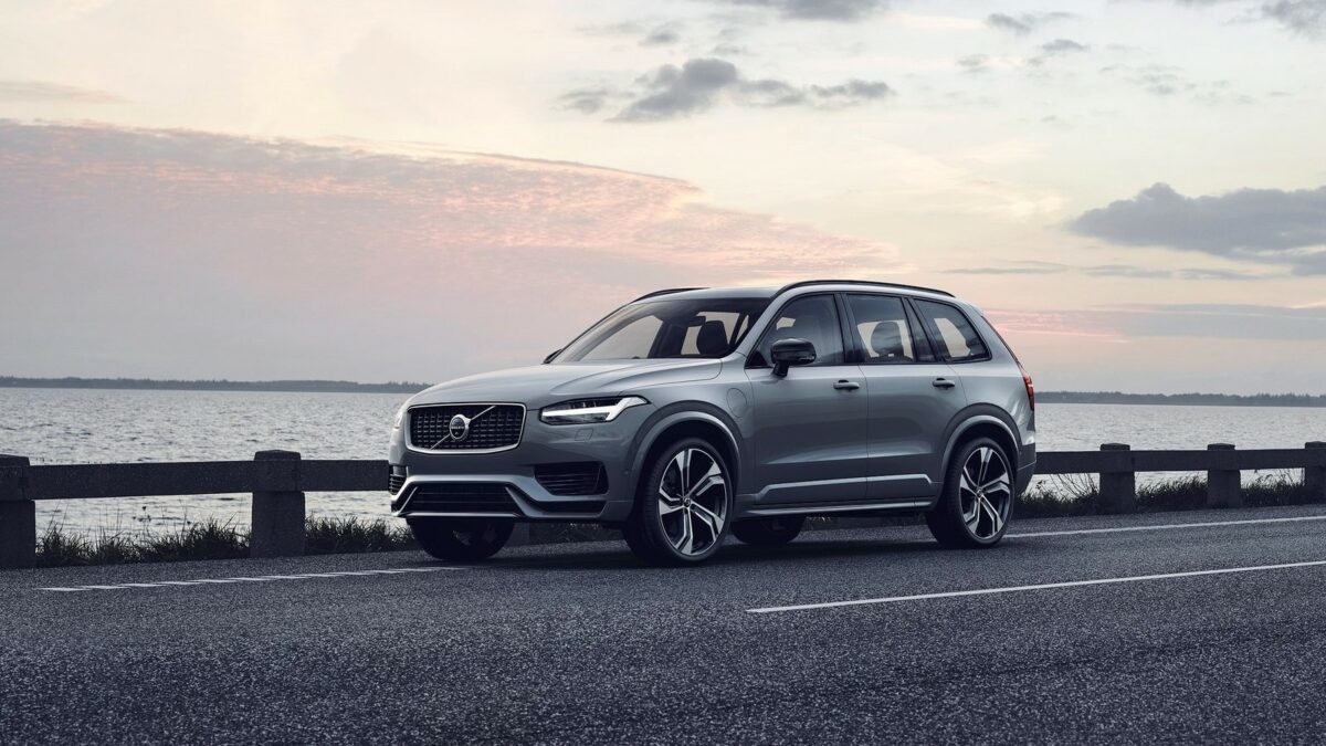 VOLVO XC40