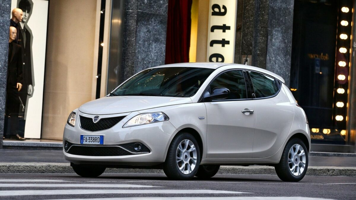 LANCIA YPSILON