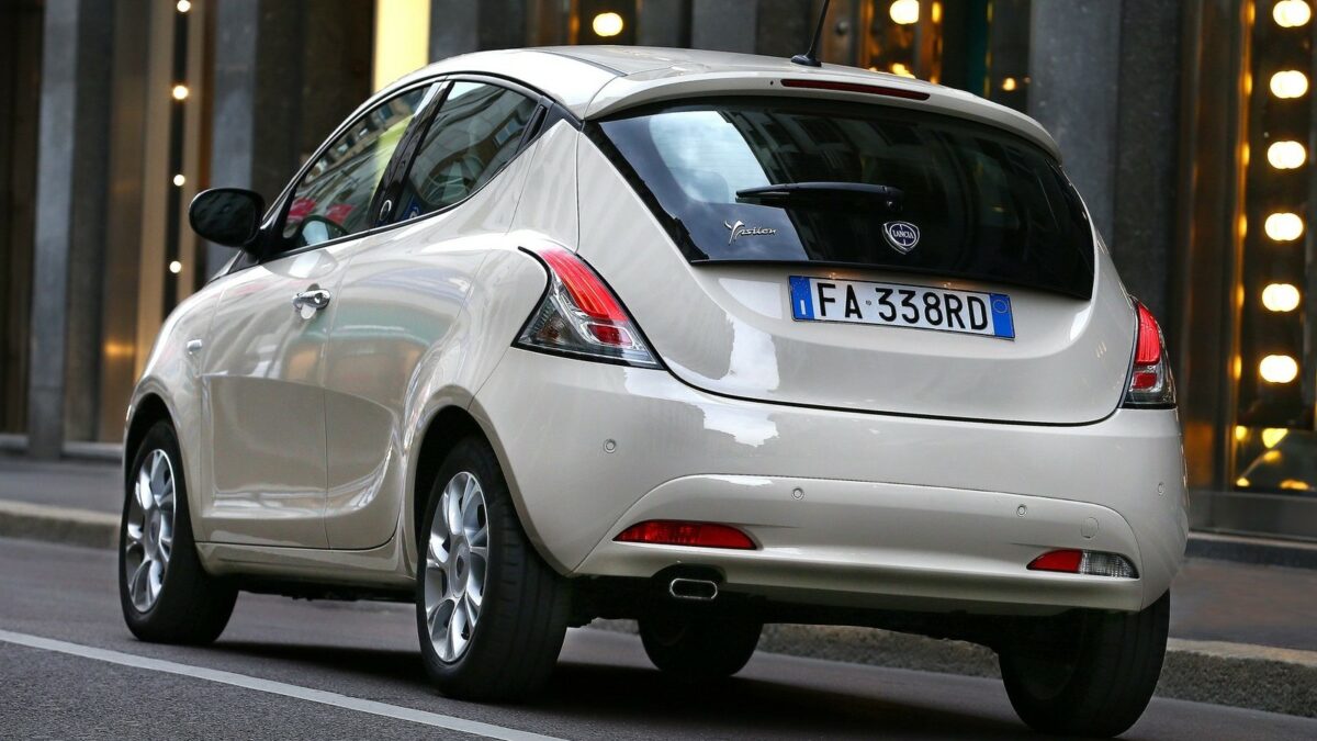 LANCIA YPSILON