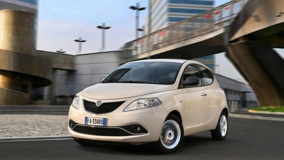 LANCIA YPSILON