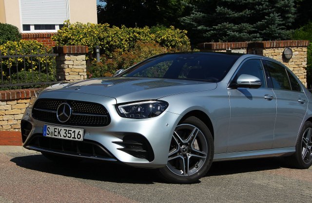 A jóból nem árt a sok - Mercedes-Benz E 450 4MATIC EQ Boost