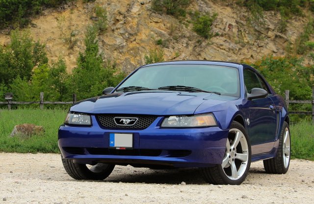 Stílusos belépő a Mustang klubba - Ford Mustang 3.9 V6, 2004