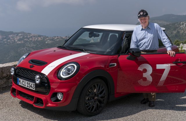 Észak-ír ralilegenda írta alá a különleges új MINI-t