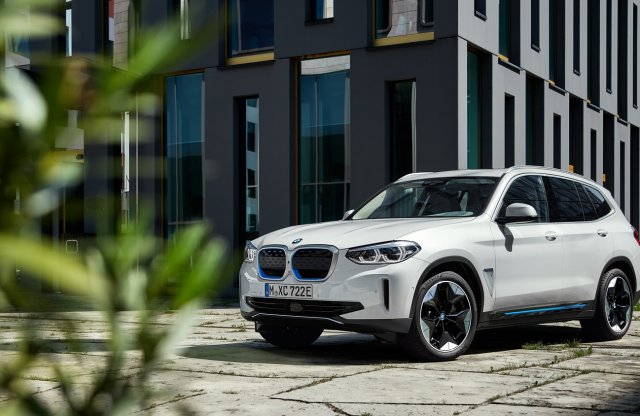 Még a gyártása is környezettudatos - BMW iX3