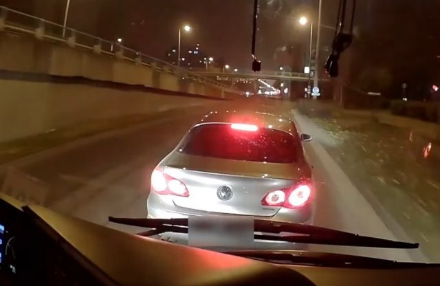 Büntetőfékezett a metrópótló előtt. Van ennél undorítóbb?!