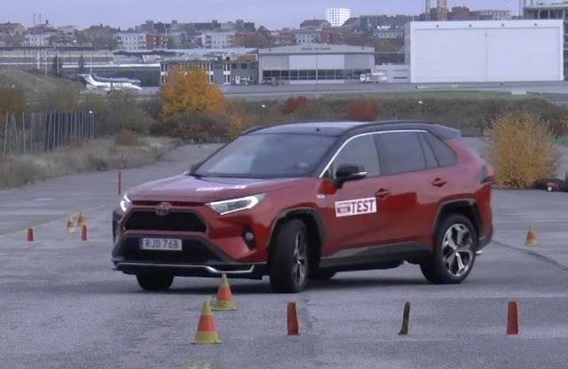 Máris van megoldása a Toyotának a RAV4 stabilitására