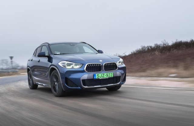 Tölts még egyet! - BMW X2 xDrive25e
