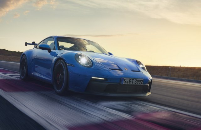 510 lóerő, 9000-es fordulatszám. Itt az új Porsche 911 GT3!