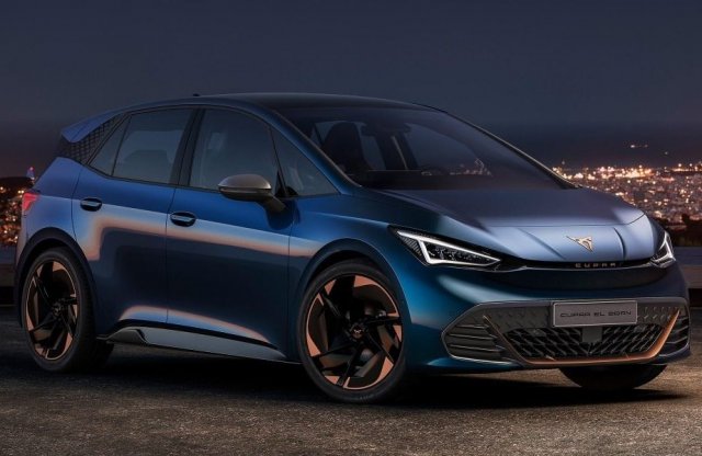 Szülinapozik a CUPRA, villanyautótól yachtig mindent mutatnak