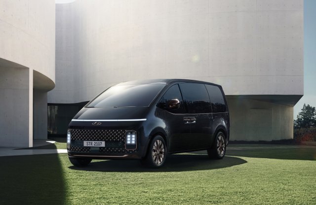 A futurisztikus Hyundai Staria itthon is piacra léphet