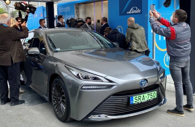 Íme minden infó a már itthon is kapható Toyota "hidrogénautóról"