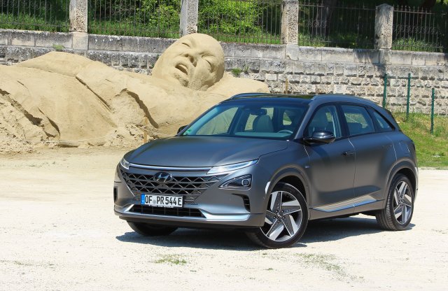 Pihentető vízgyártás - Kipróbáltuk a Hyundai hidrogénautóját