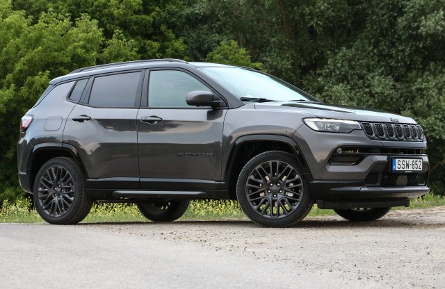 Olasz-amerikai népünnepély? Jeep Compass 80th Anniversary teszt