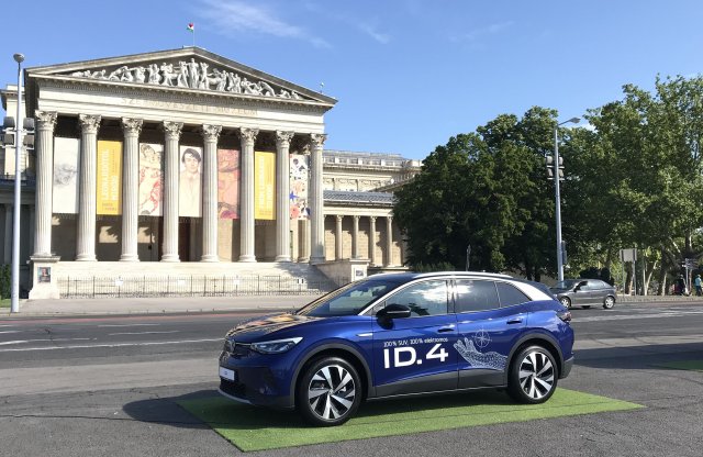 Ingyen villanytaxizhatnak  - kötött útvonalon - a focirajongók