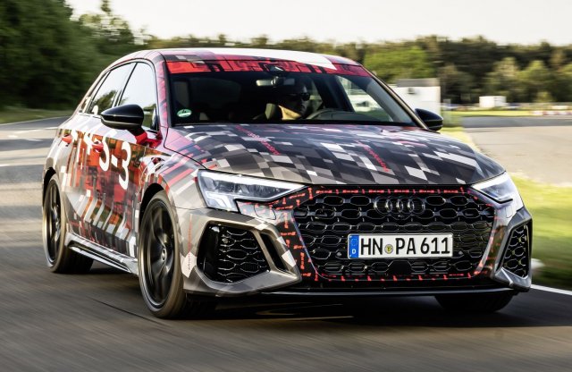 Tovább düböröghet az öt henger - Itt az új Audi RS 3!
