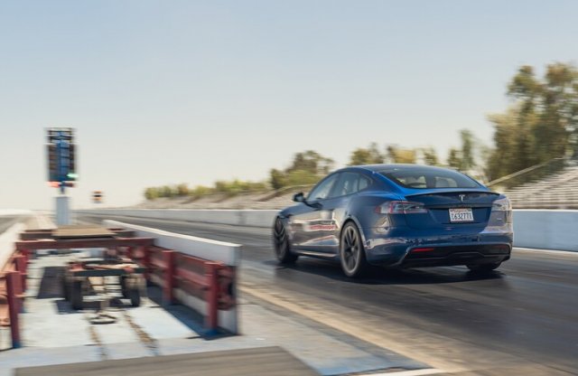 Mégsem tudja az ígért adatokat a Tesla?