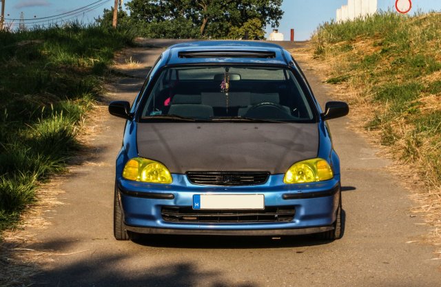 Ez egy ilyen műfaj - Honda Civic 1.4i, 1998 használtteszt
