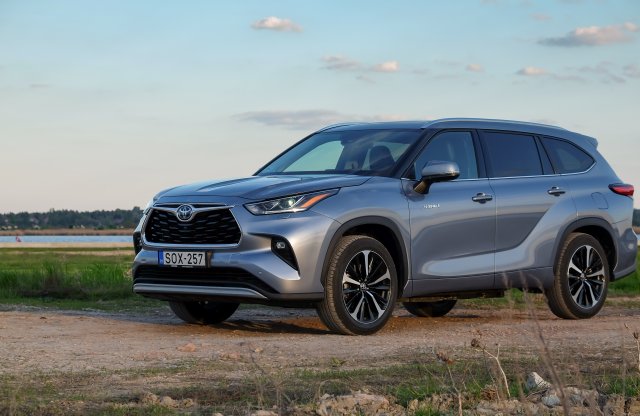Amerikából jött - Toyota Highlander teszt
