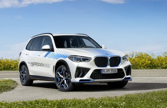 Menetkész a vizet termelő BMW X5