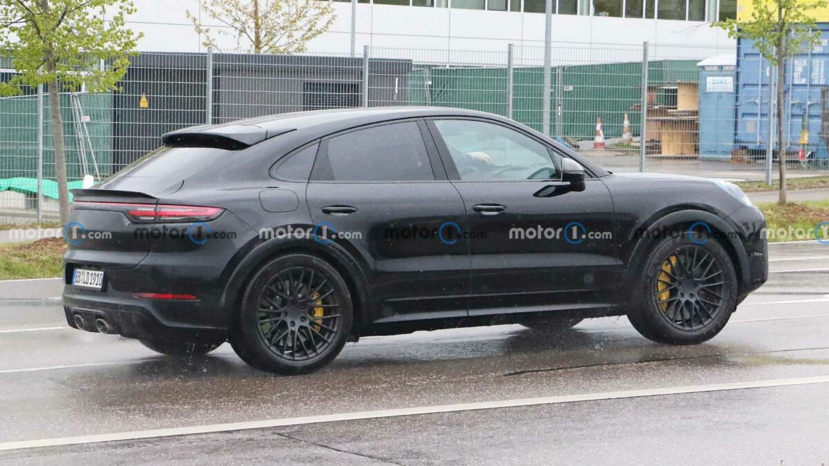 PORSCHE CAYENNE