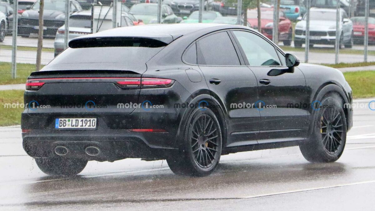 PORSCHE CAYENNE