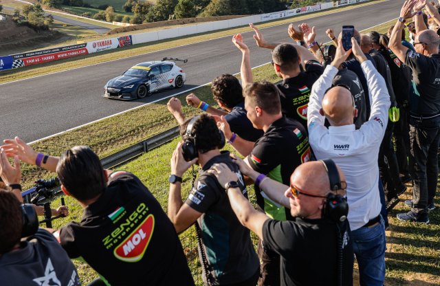 Ekströmmel nyert bajnoki címet a Zengő Motorsport és a CUPRA