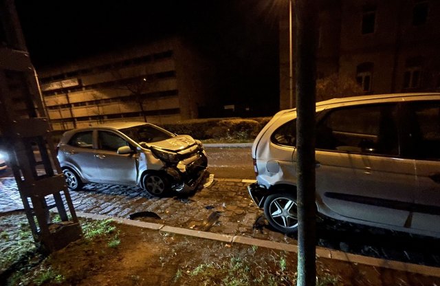 Négy autót tolt egymásba Józsefvárosban egy MOL Limo-s Picanto