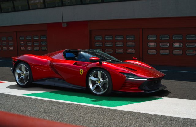 Ilyen erős V12-es motor nem volt még Ferrariban