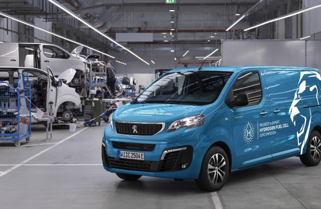 Már sorozatban gyártják a Peugeot hidrogénhajtású furgonját