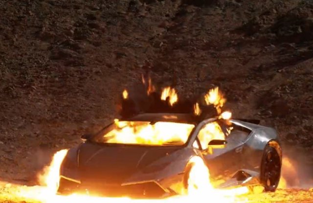 NFT-ként árverezik el a felrobbantott Lamborghinit
