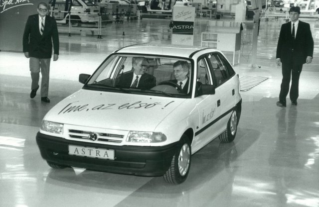 Miért jött az Opel gyár Magyarországra?