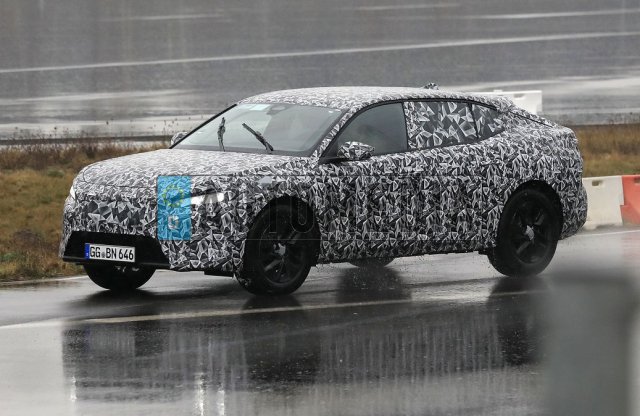 Már a Peugeot is egy kupé crossoveren dolgozik