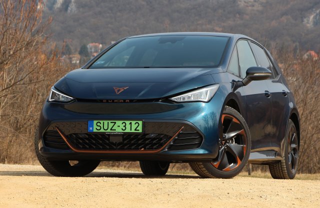 A műtét sikerült, a páciens meghalt? - Cupra Born teszt