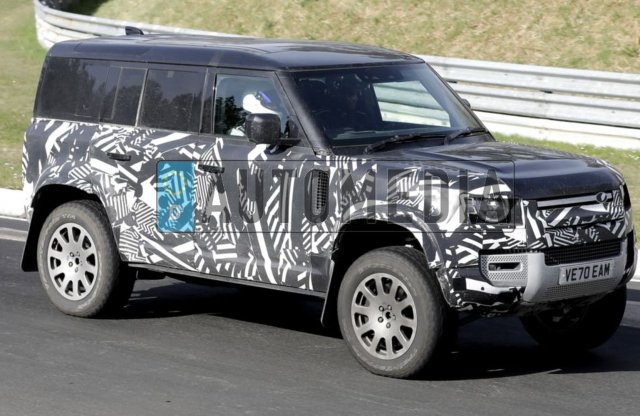 A Nürburgringen nyüstölik az új Land Rover Defendert