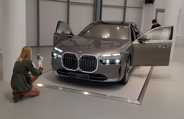 Testközelből a BMW új arcai!