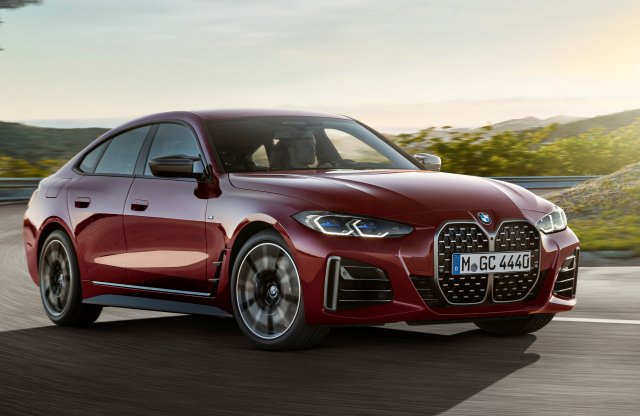 Ívelt kijelzőt mindbe? Mutatjuk, mely modelljeit frissíti a BMW!
