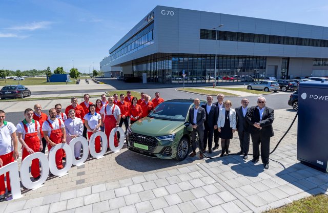Ez a Q3 Sportback a győri Audi gyár százezredik hibridje