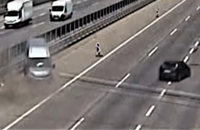 Részeg sofőr pördített ki egy furgont az M0-áson
