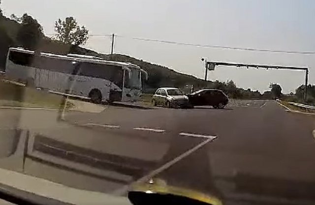 A GPS terelte el a figyelmét, ám ez nem mentség!