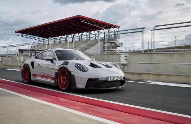 Retteghet a Ferrari és a McLaren: itt az új Porsche 911 GT3 RS