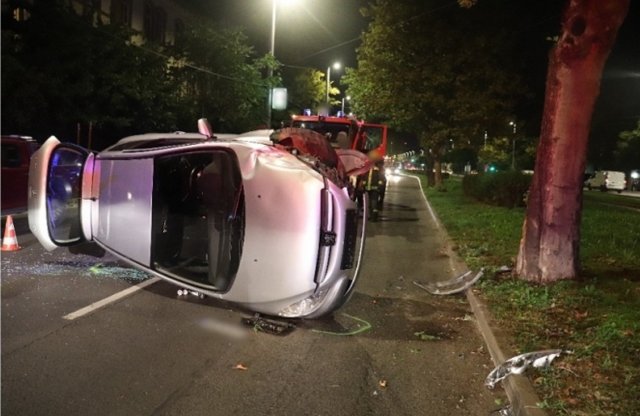 Motorost sodort, elhajtott és lerombolta a körút egy szakaszát